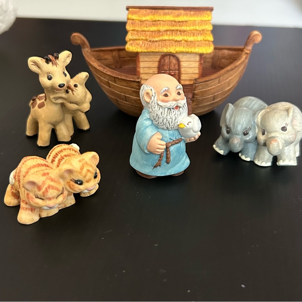 Vintage Hallmark Merry Miniatures “Noah and Friends” 5-Piece‎ Set